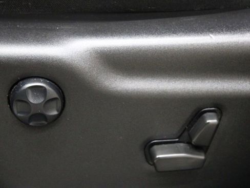 Used 2022 Jeep Grand Cherokee Laredo X image 20