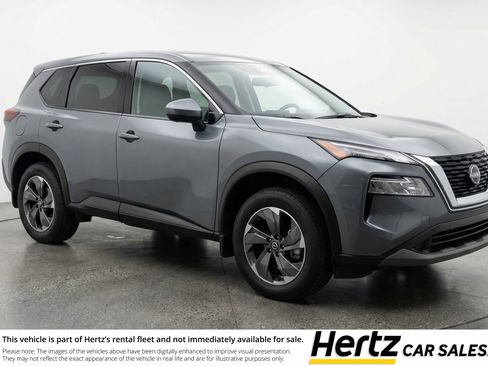 Used 2025 Nissan Rogue SV image 1