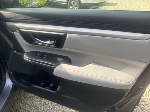 Used 2017 Honda CR-V LX image 27