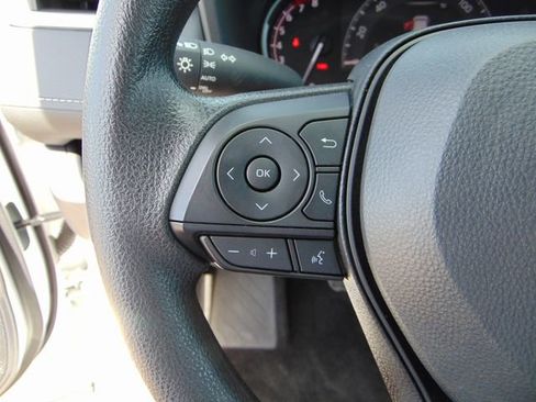 Used 2025 Toyota RAV4 XLE image 18