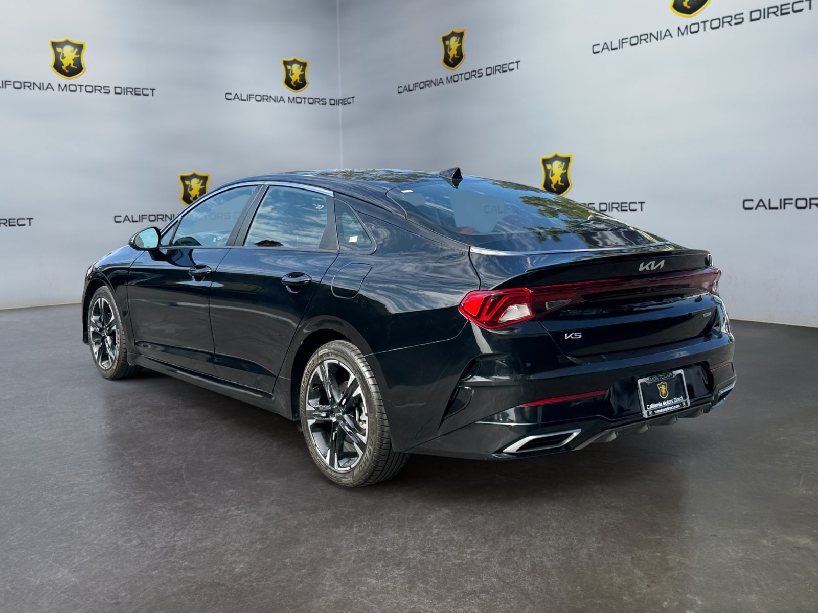 Used 2024 Kia K5 GT-Line w/ GT-Line Premium Package FWD image 3