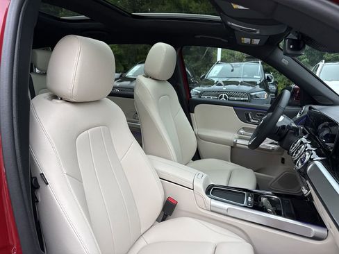New 2025 Mercedes-Benz GLB 250 image 19