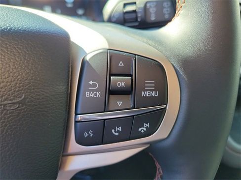 Used 2025 Ford Explorer Active w/ Active Comfort Package image 6