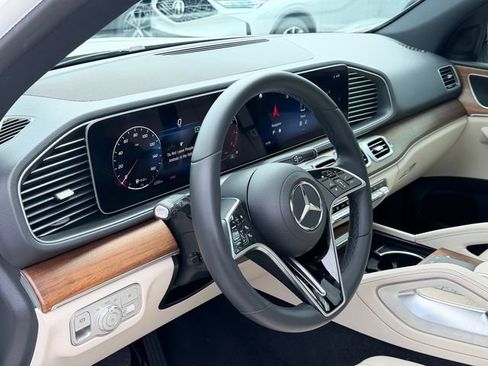 Used 2025 Mercedes-Benz GLE 350 4MATIC image 13