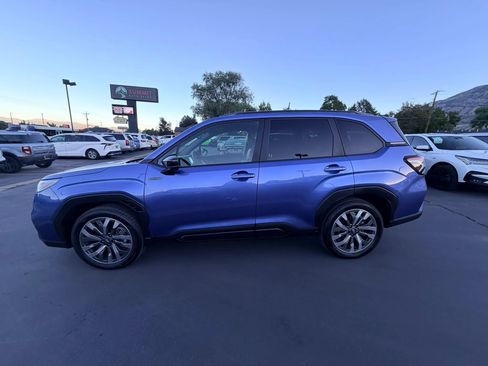 Used 2025 Subaru Forester Touring AWD/4WD image 6