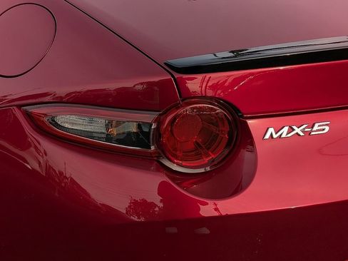 Used 2019 MAZDA MX-5 Miata Club image 13