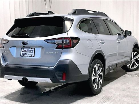 Used 2022 Subaru Outback Limited image 13