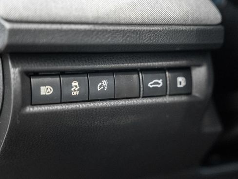 Used 2025 Toyota Camry LE FWD image 34