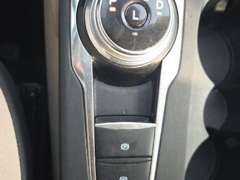 Used 2020 Ford Escape SE image 36