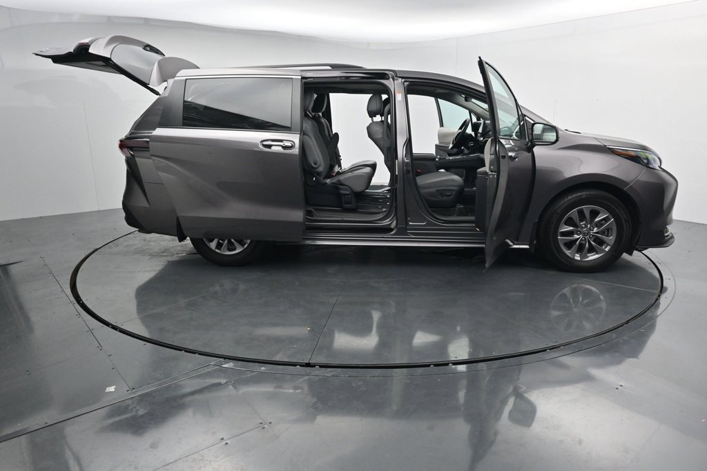 Used 2023 Toyota Sienna XLE w/ XLE Plus Package AWD/4WD image 27