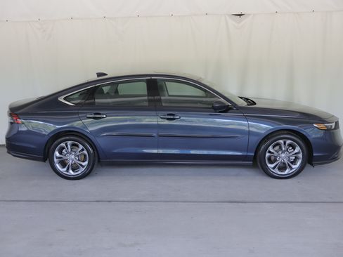 Used 2024 Honda Accord EX image 6
