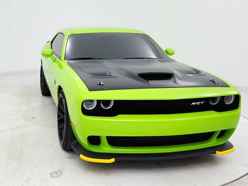 Used 2015 Dodge Challenger SRT Hellcat image 7