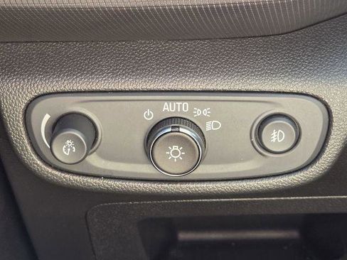 Used 2022 Chevrolet TrailBlazer LT image 38