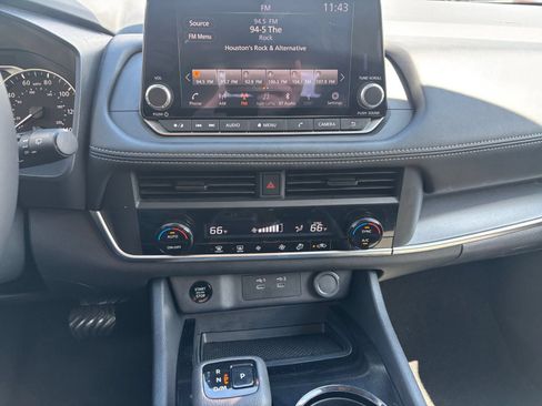 Used 2026 Nissan Rogue SV FWD image 16