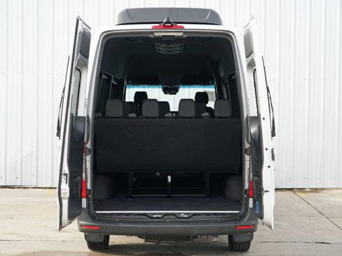 Used 2024 Mercedes-Benz Sprinter 2500 image 10