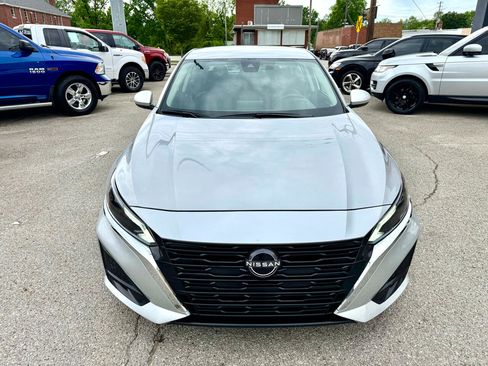 Used 2023 Nissan Altima 2.5 SV image 9