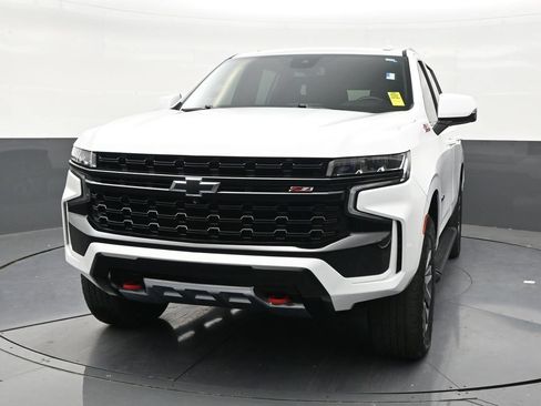 Used 2023 Chevrolet Tahoe Z71 w/ Luxury Package AWD/4WD image 8