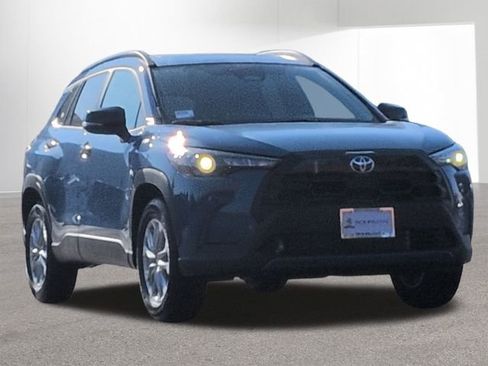 New 2026 Toyota Corolla Cross LE w/ Moonroof Package image 3