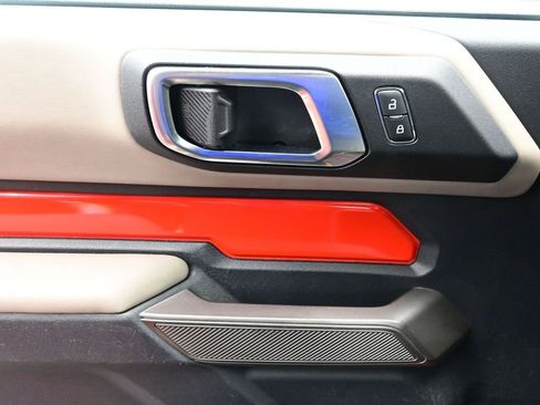 Used 2022 Ford Bronco Wildtrak image 15