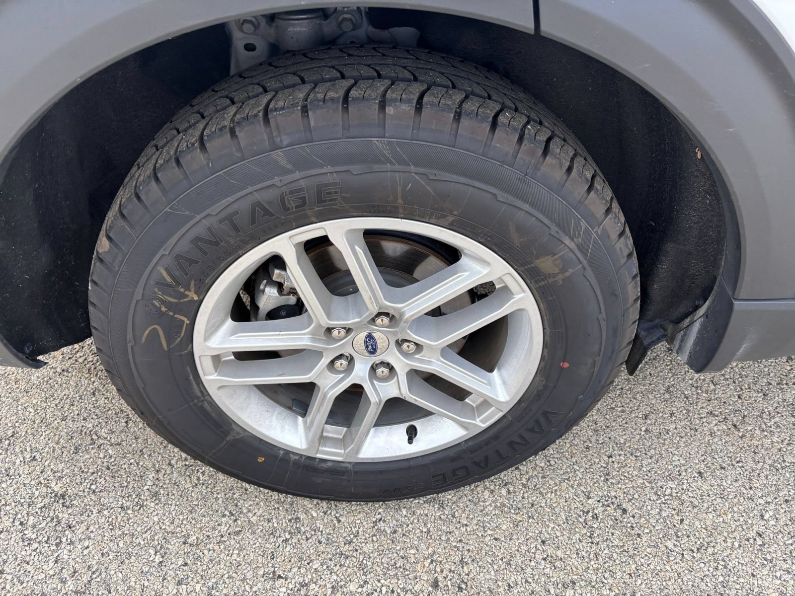 Used 2026 Ford Explorer Active RWD image 31