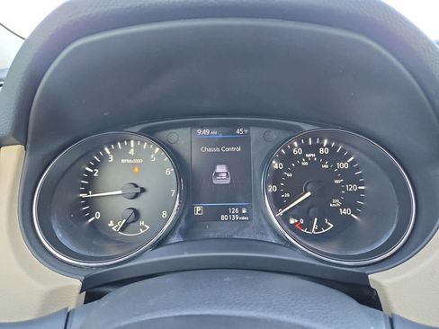 Used 2019 Nissan Rogue SV image 30