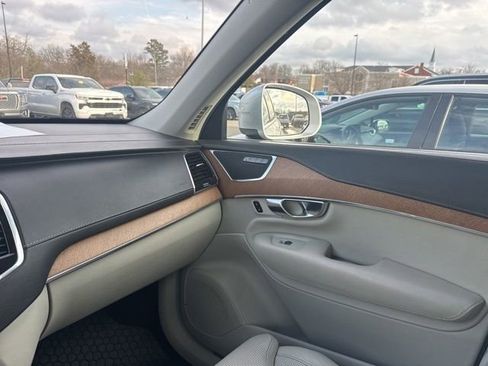 Used 2017 Volvo XC90 T6 Inscription w/ Convenience Package image 23