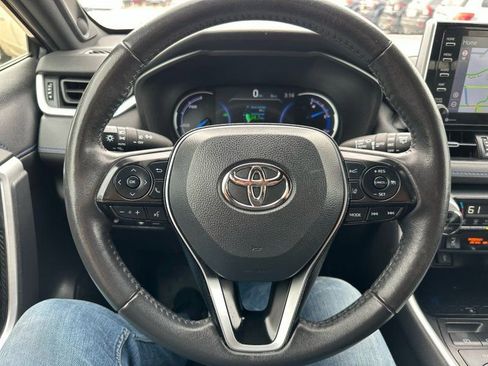 Used 2020 Toyota RAV4 XSE image 18