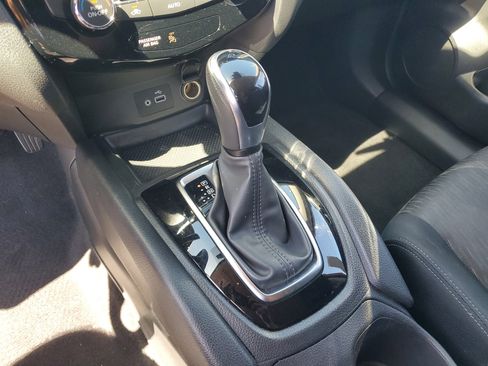 Certified 2020 Nissan Rogue SV image 24