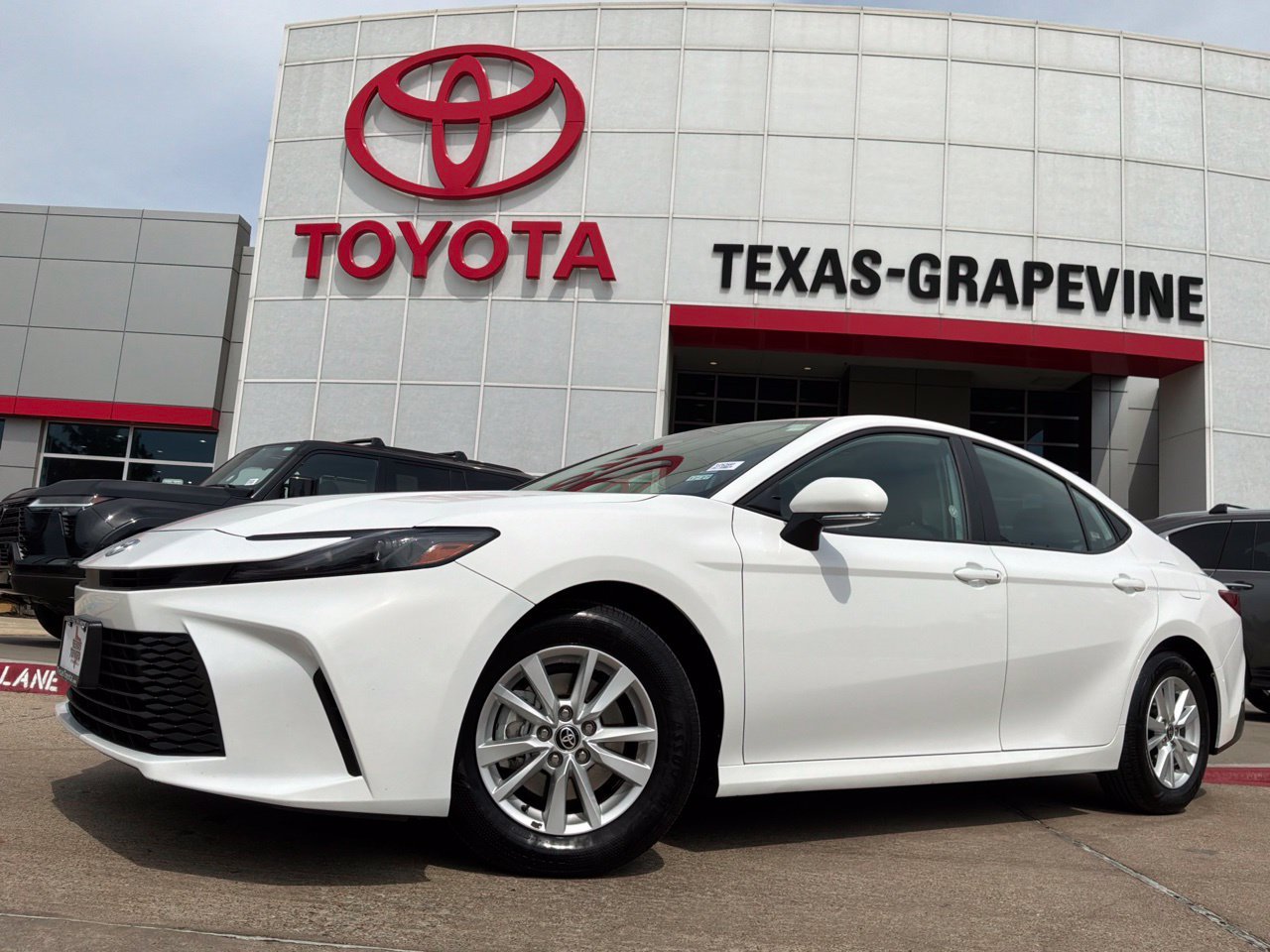 Used 2026 Toyota Camry LE FWD image 2