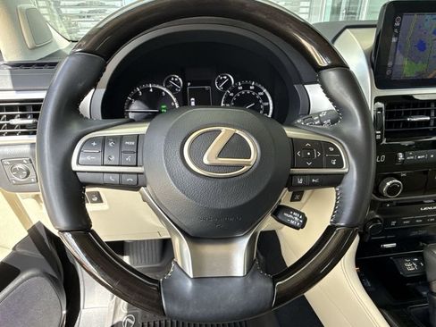Used 2023 Lexus GX 460 Premium w/ Accessory Package image 11
