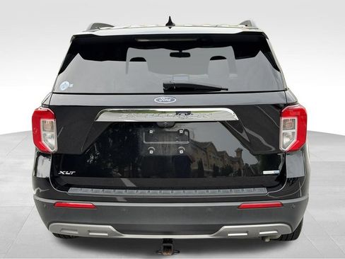 Used 2020 Ford Explorer XLT w/ Equipment Group 202A AWD/4WD image 6