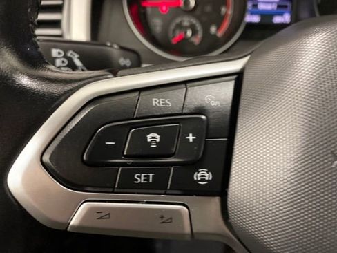 Used 2020 Volkswagen Atlas Cross Sport SEL image 19