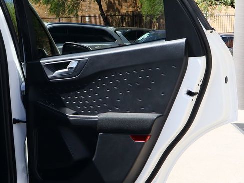 Used 2020 Ford Escape SE image 26