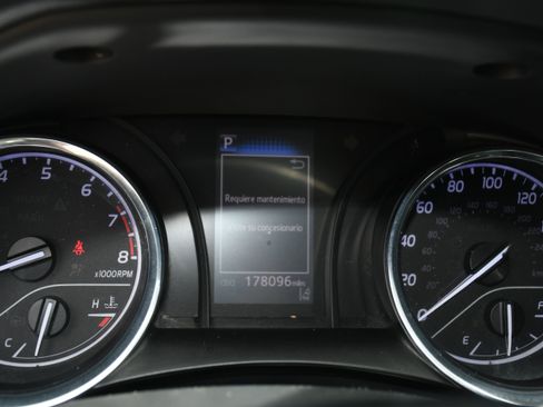 Used 2020 Toyota Camry LE image 13