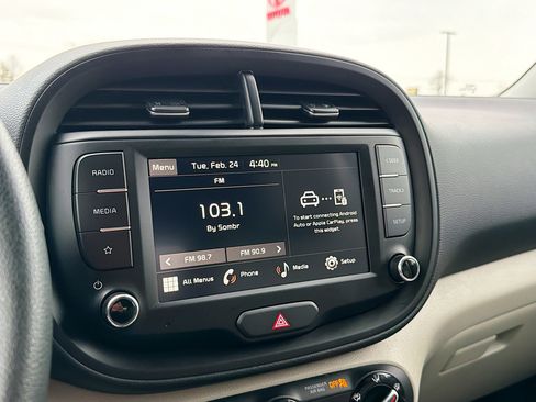 Used 2025 Kia Soul LX FWD image 9