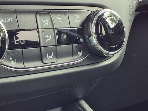 Used 2023 Chevrolet TrailBlazer LT w/ Convenience Package FWD image 5