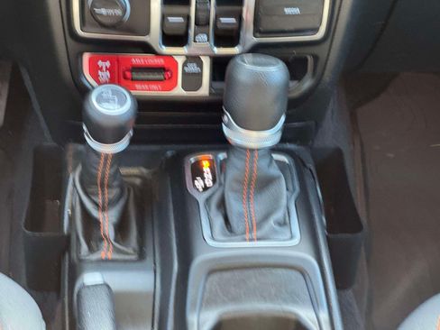 Used 2021 Jeep Gladiator Mojave w/ Cold Weather Group AWD/4WD image 27