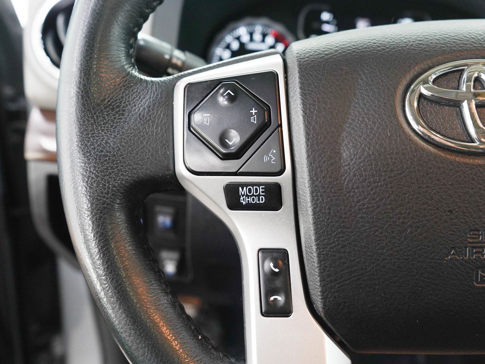 Used 2021 Toyota Tundra Limited w/ Limited Premium Package AWD/4WD image 26
