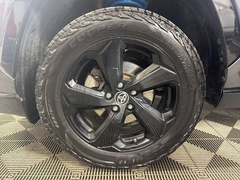 Used 2019 Toyota RAV4 XSE AWD/4WD image 10