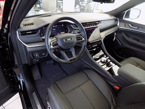 New 2025 Jeep Grand Cherokee L Overland image 11