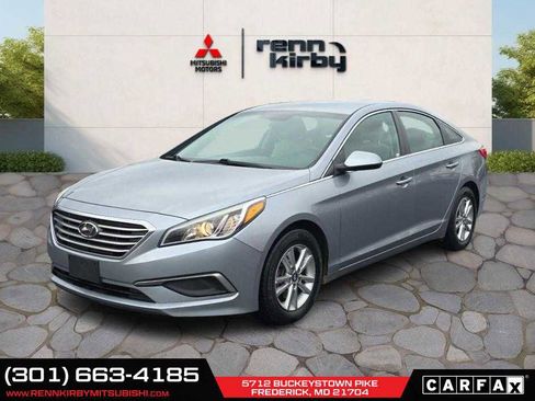 Used 2016 Hyundai Sonata SE image 1