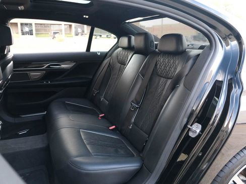 Used 2019 BMW 750i 750i Sedan 4D w/ M Sport Package image 23