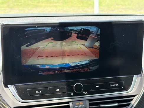 Used 2023 Nissan Altima 2.5 SR w/ SR Premium Package FWD image 25