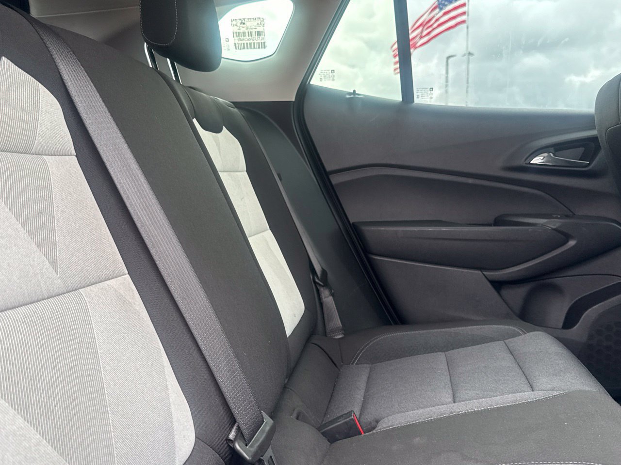 Used 2025 Chevrolet Trax LS FWD image 33