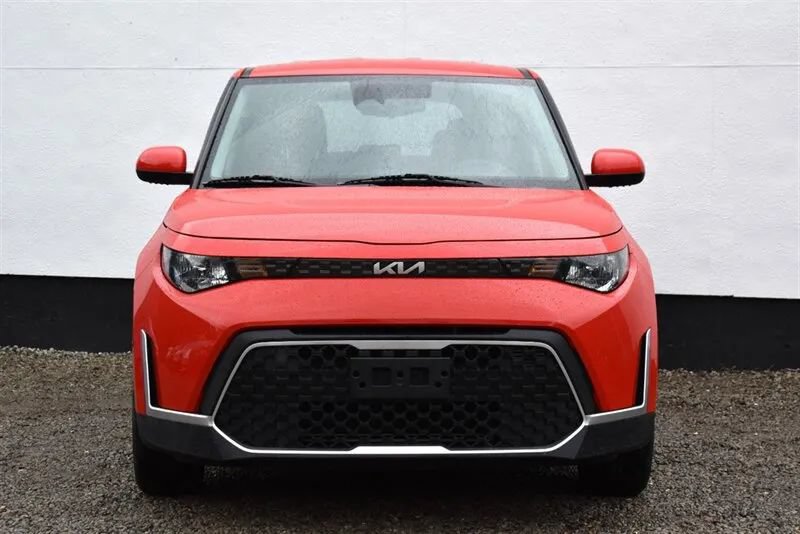 Used 2023 Kia Soul S FWD image 7