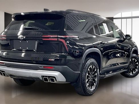 Used 2025 Chevrolet Traverse Z71 w/ Enhanced Driving Package image 6