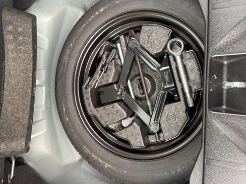 Used 2018 Subaru Forester 2.5i Premium w/ All-Weather Package image 14