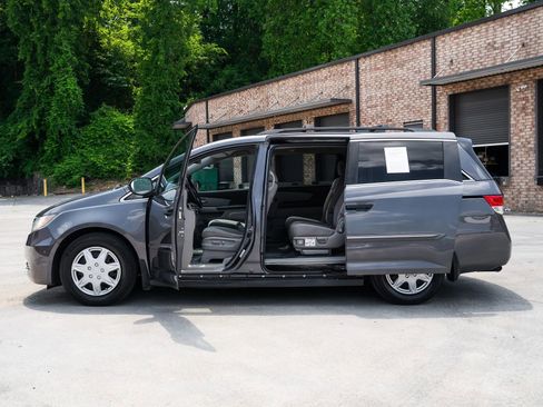 Used 2016 Honda Odyssey LX image 17