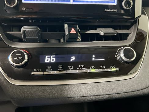 Used 2022 Toyota Corolla LE FWD image 25