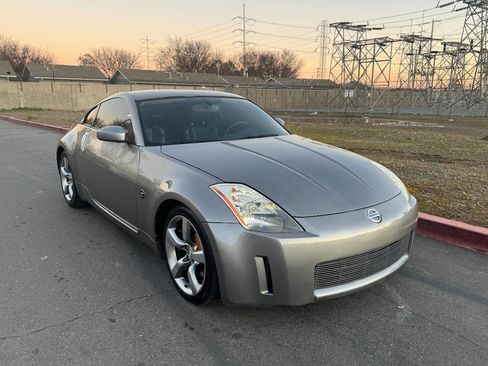 Used 2005 Nissan 350Z 35th Anniversary Edition w/ (N93) Cargo Convenience Pkg image 7